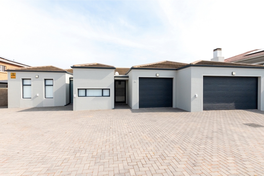 4 Bedroom Property for Sale in Myburgh Park Western Cape